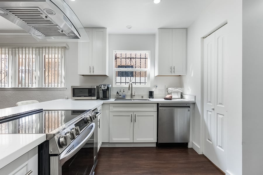 Re-modeled brand new full kitchen.