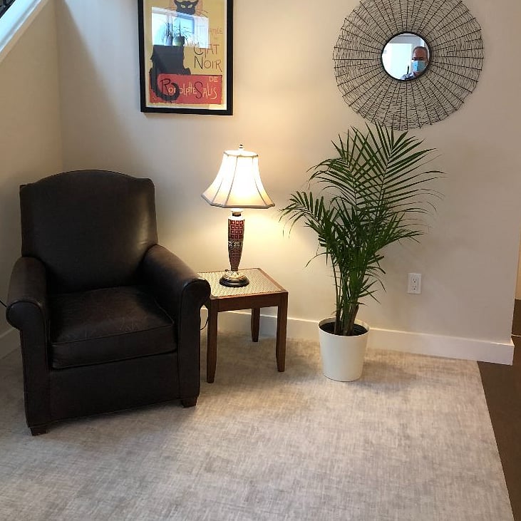 Reading nook, adjacent to kitchen and den