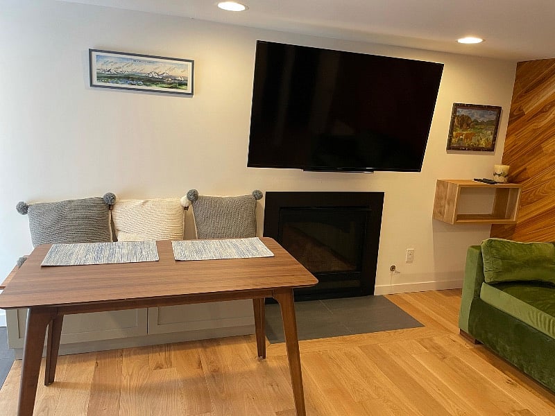 gas fireplace keeps guests cozy in colder months. Strong wifi signal for remote work.
