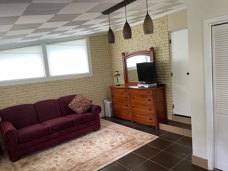 Bonus room with queen pullout sofa