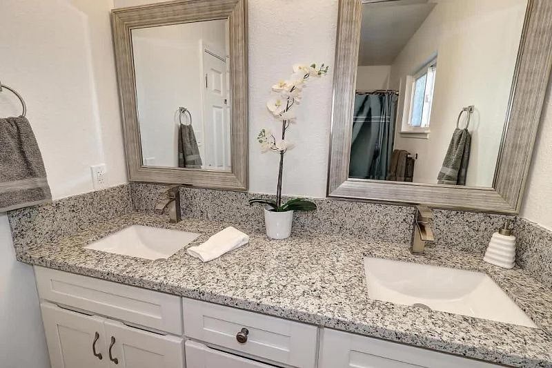 Master bathroom dual vanity, granite countertops