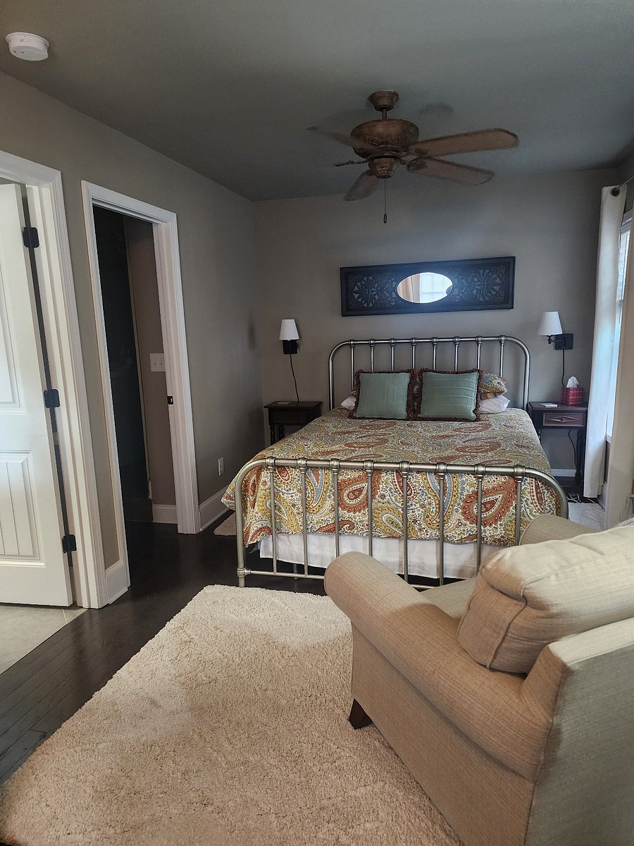Queen size bed, large closet and dresser with ensuite bathroom