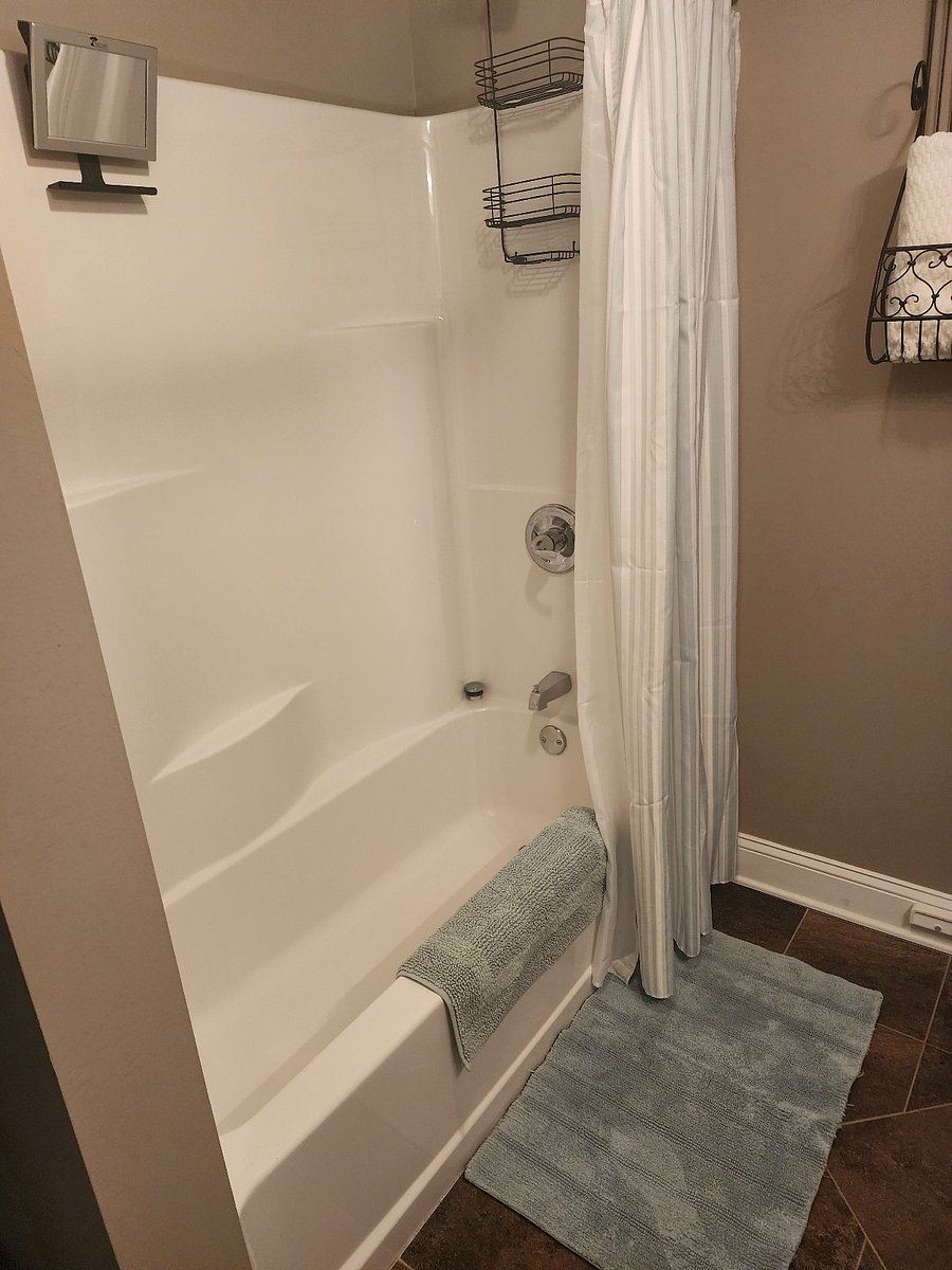 FULL TUB SHOWER