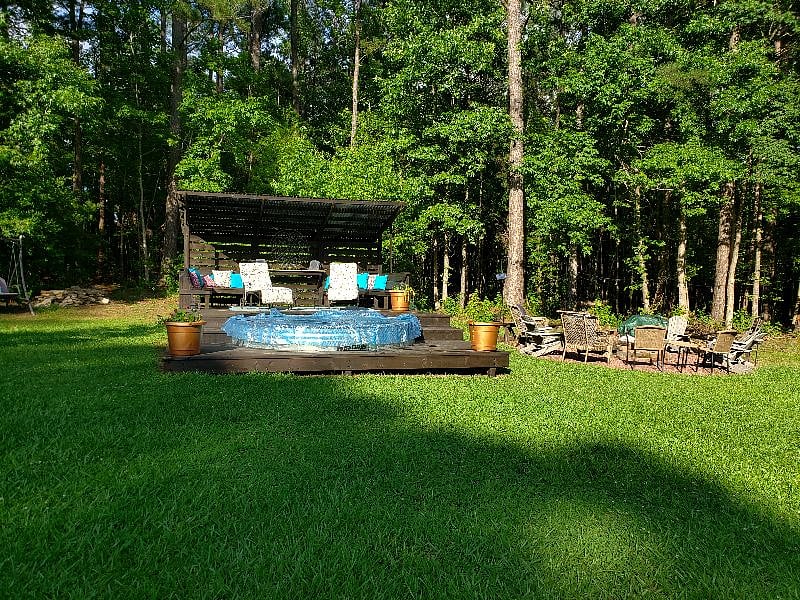 A peaceful stock tank pool to float in or just dip in your toes!