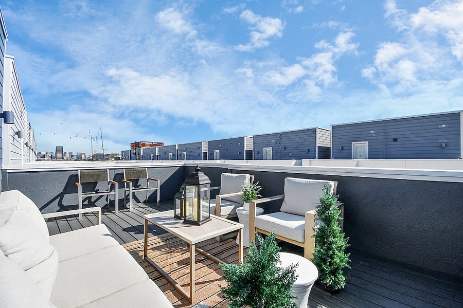 Newly renovated rooftop terrace!