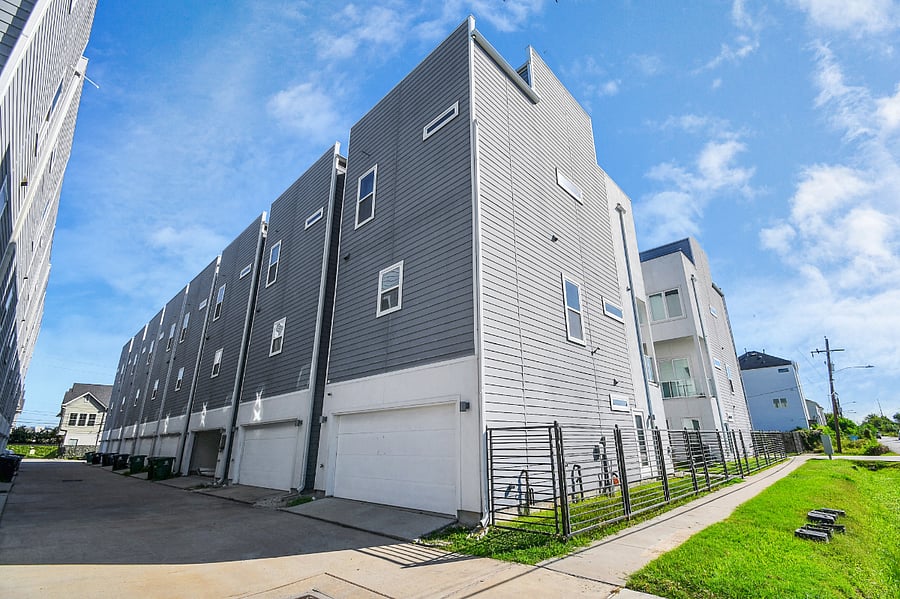 End unit corner townhome