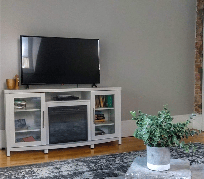 There is no cable or TV but this is a smart tv so you can stream or download. Also a dvd player with some movies, books and games... Like checkers etc.