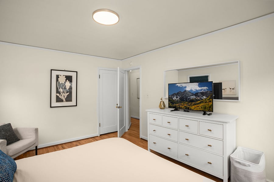 Main floor primary bedroom- king size