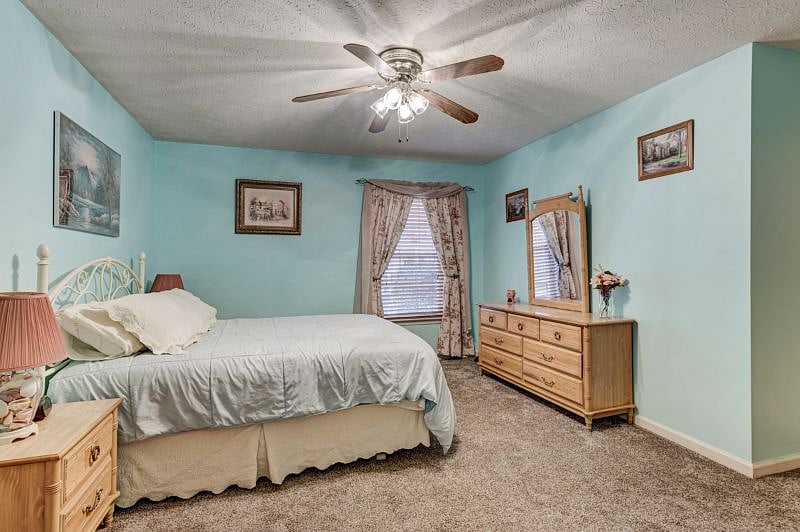 Master bedroom comes with queen size bed