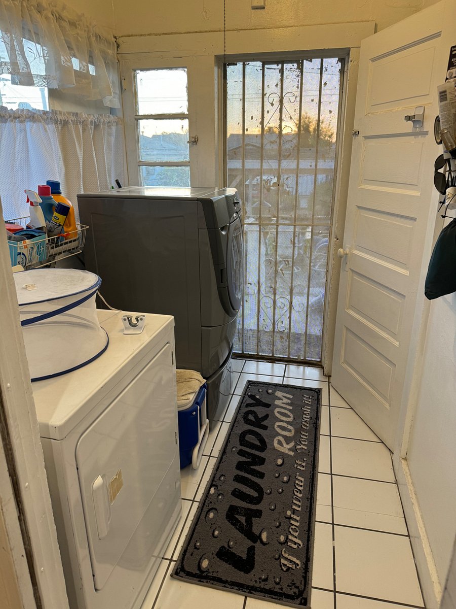 Service porch with Washer and Dryer