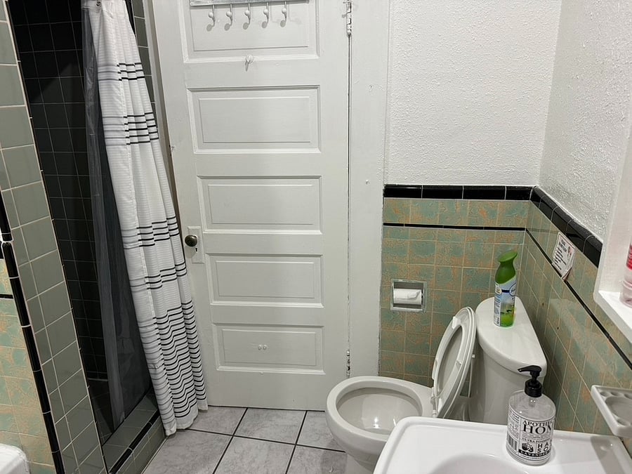 Bathrom #1 - Tub and Shower