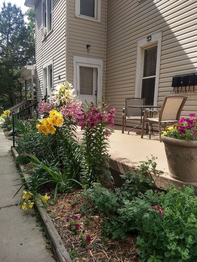 Gardens and sitting area