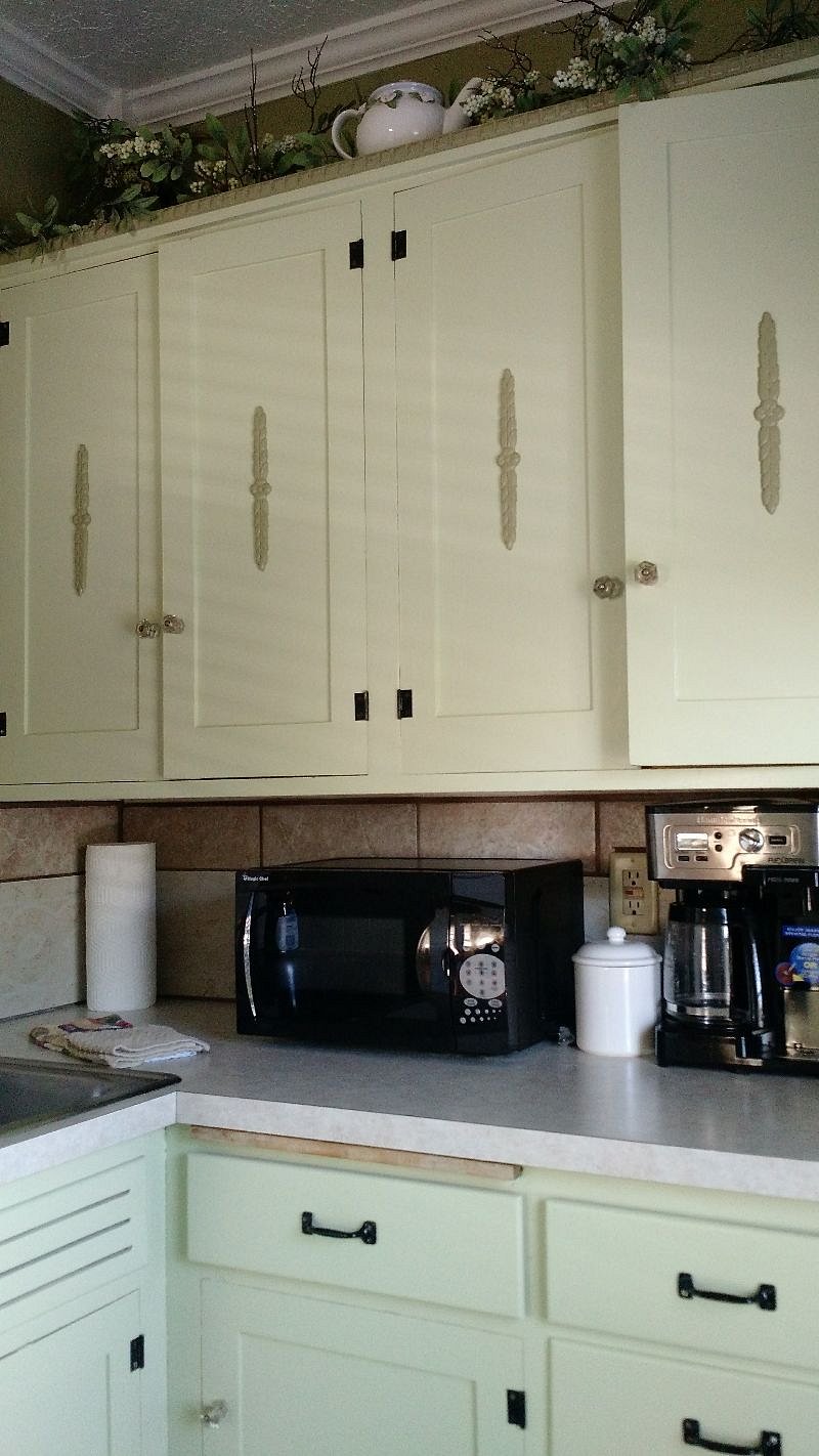 Microwave, coffee pot