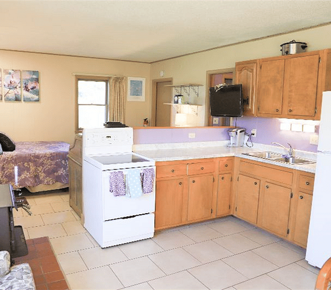 Full kitchen