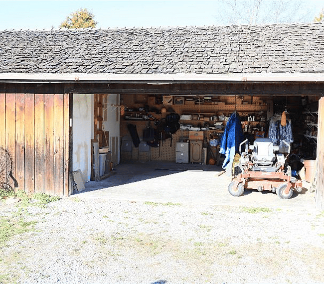 Single car garage space available
