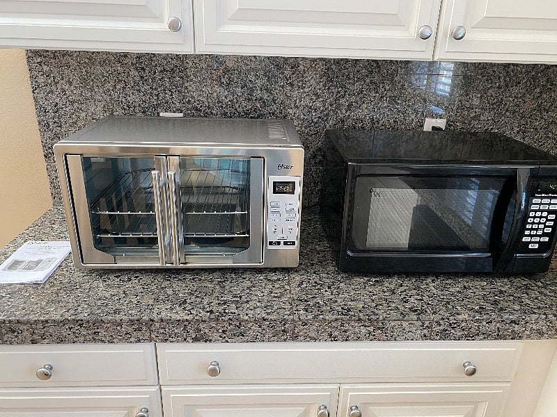Countertop oven and microwave