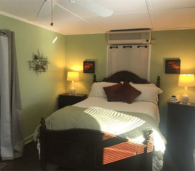 Queen bed 