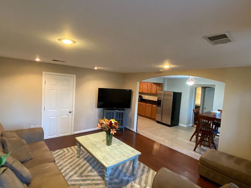 Furnished Finder property 276161_1 photo 2
