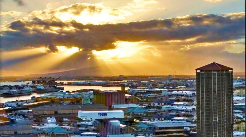 The view will mesmerize you both by day...