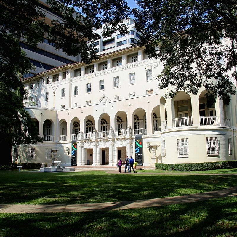 Capitol Modern, the Hawaii State Art Museum is only 1 block away.