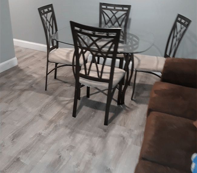 Living adjoining dining