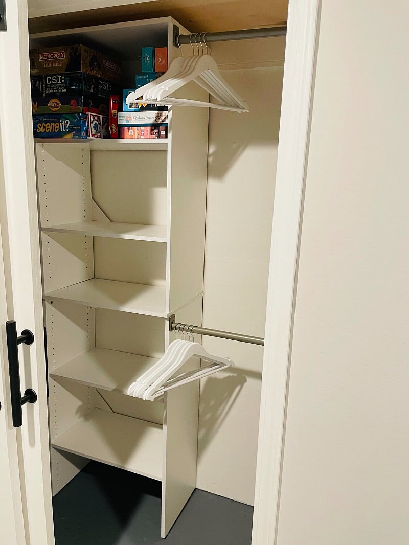Barn doors lead to a walk-in closet with a storage and organization system in 2nd bedroom. Games and outdoor activities provided.