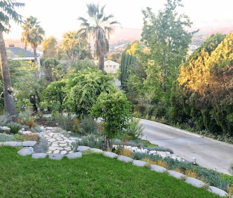 Access to panoramic and tranquil garden...