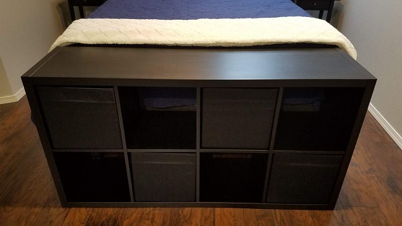 STORAGE UNIT WITH 8 CUBBIES