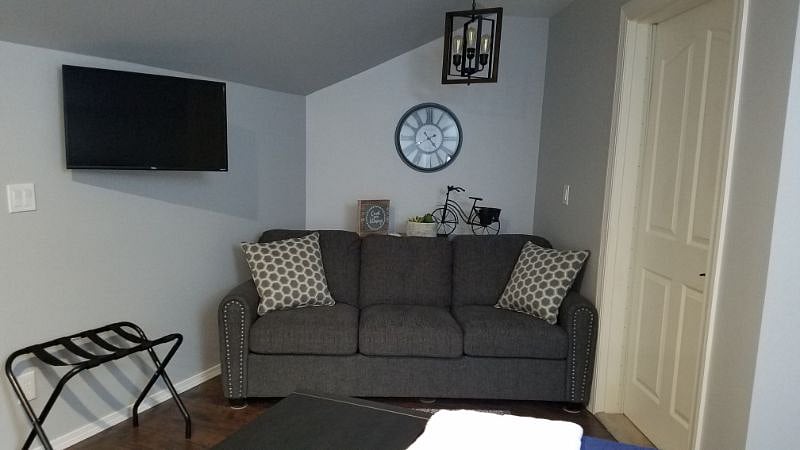 SOFA & SMART TV