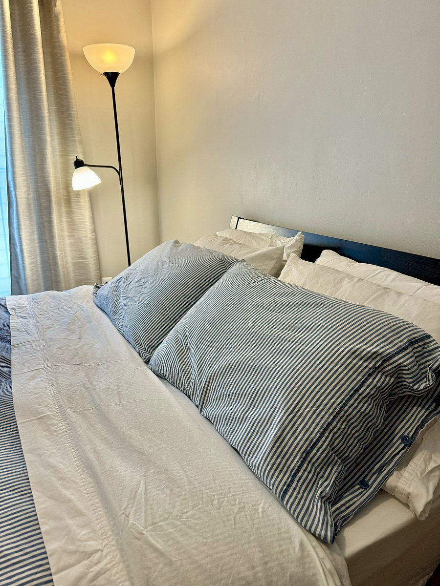 bedroom 2 Queen bed