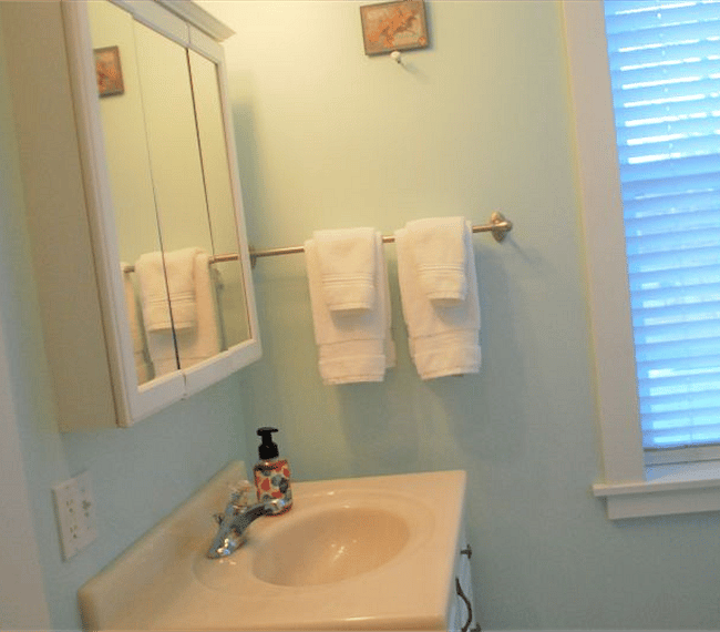 Unit B 2nd view bathroom