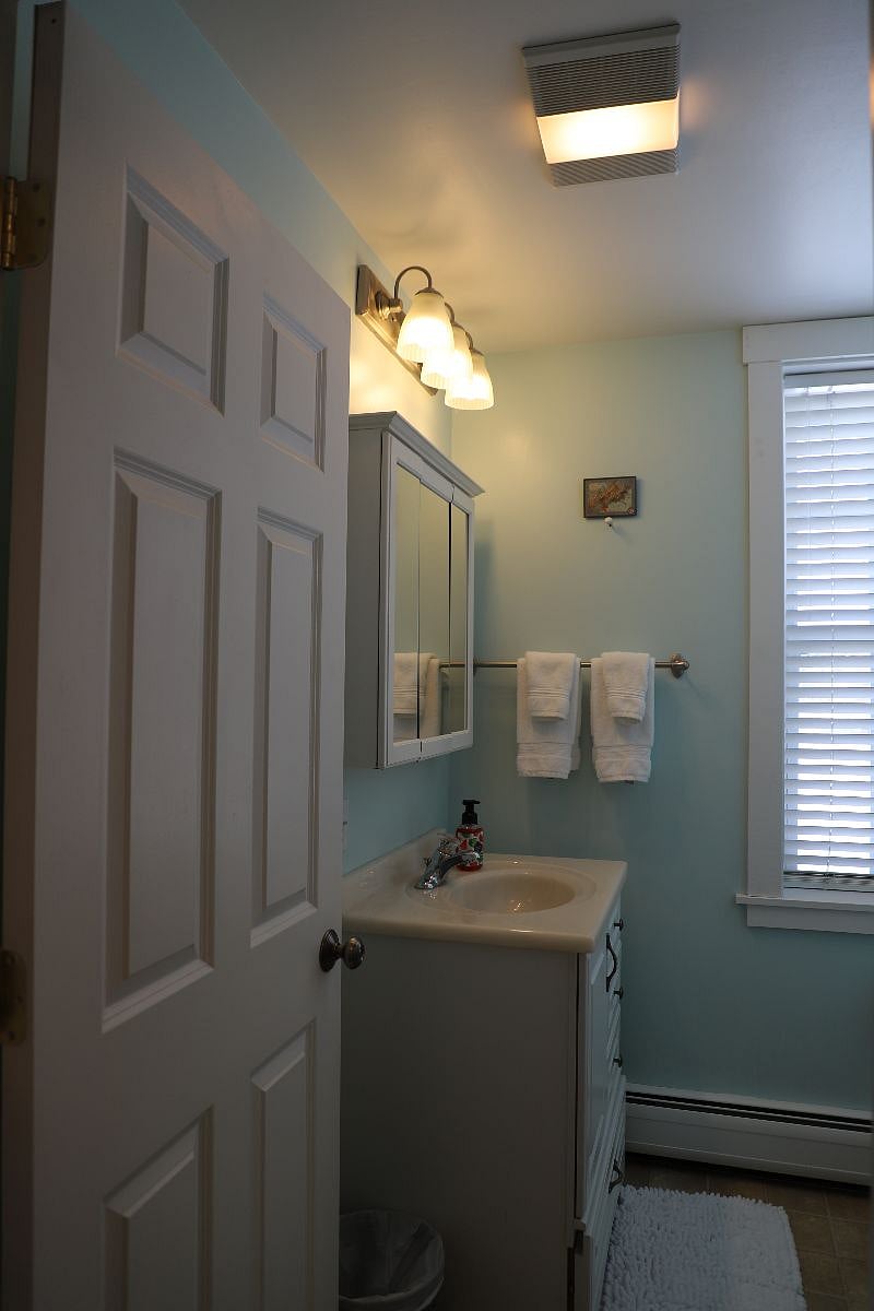 Unit B Bath entrance
