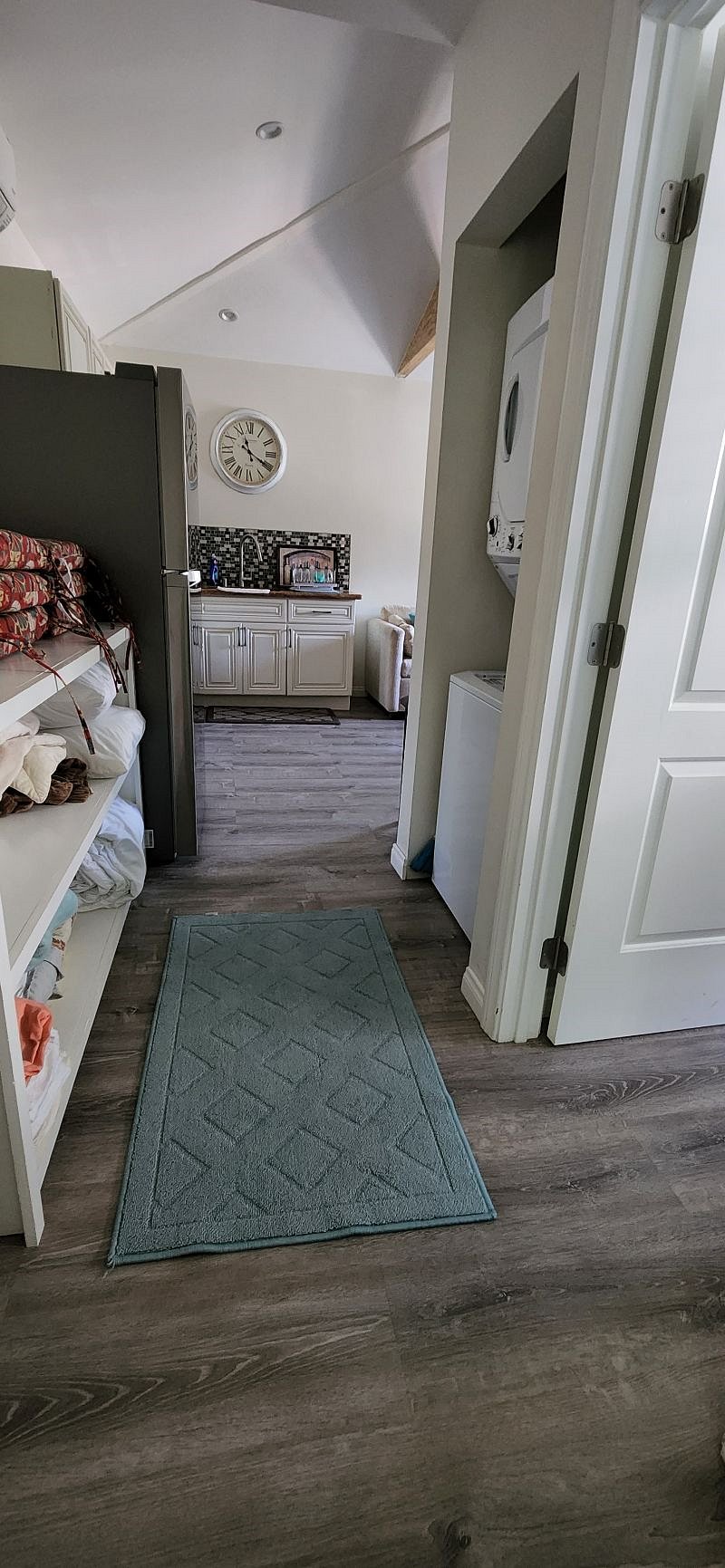 Linen/Laundry area