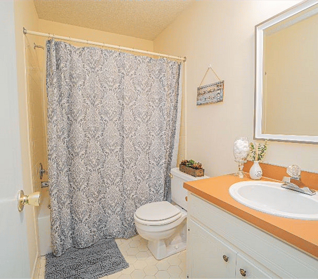 Full bathroom