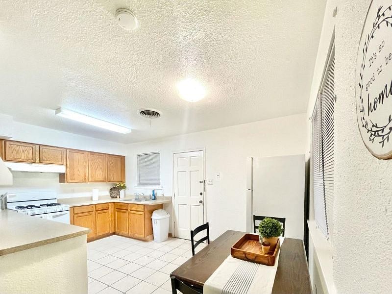 Furnished Finder property 278123_1 photo 16