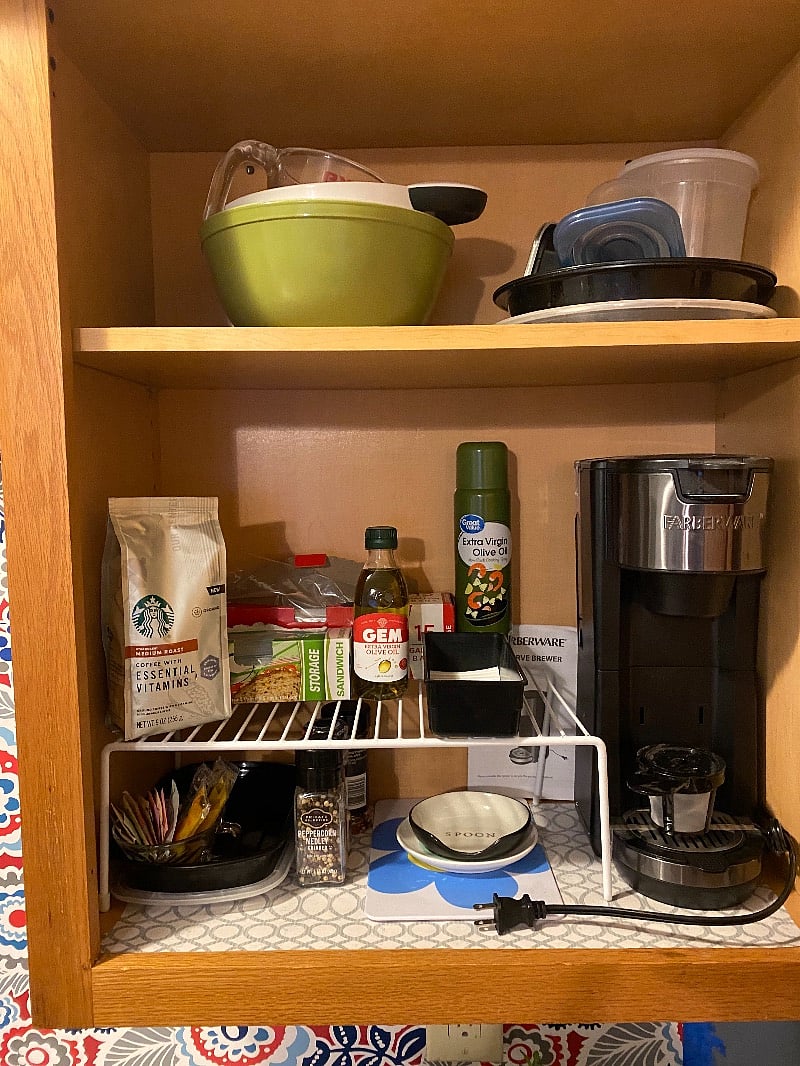 Coffee maker uses K-cups or brews single cups with regular, ground coffee.