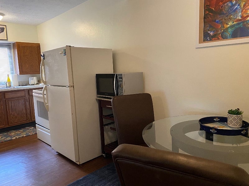 Larger one bed kitchen/dining area