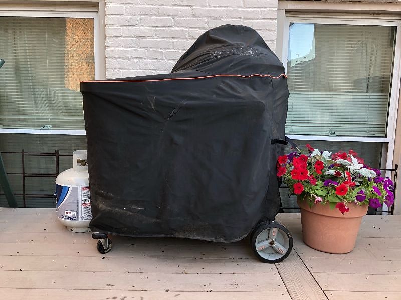 Gas Grill has been added to the private deck.