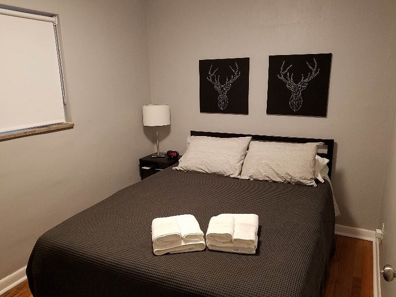 Bedroom #2 - queen memory foam mattress, black out shades