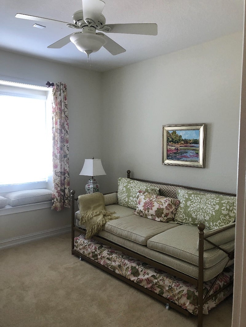 Trundle bed sleeps 2