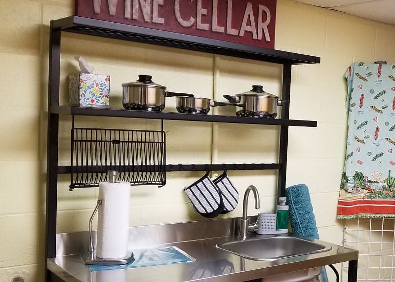Kitchenette with Sink