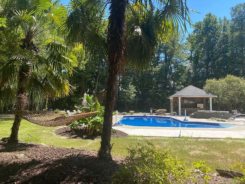 Come and relax in our backyard, you won't want to leave!