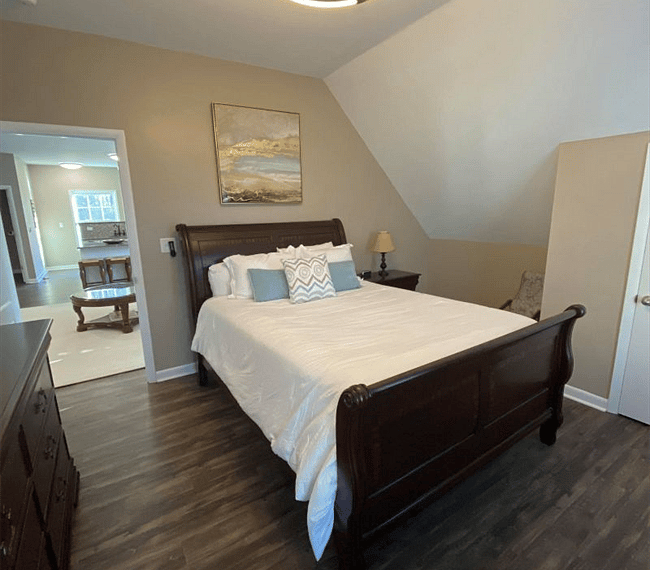 Master Bedroom with Queen bed