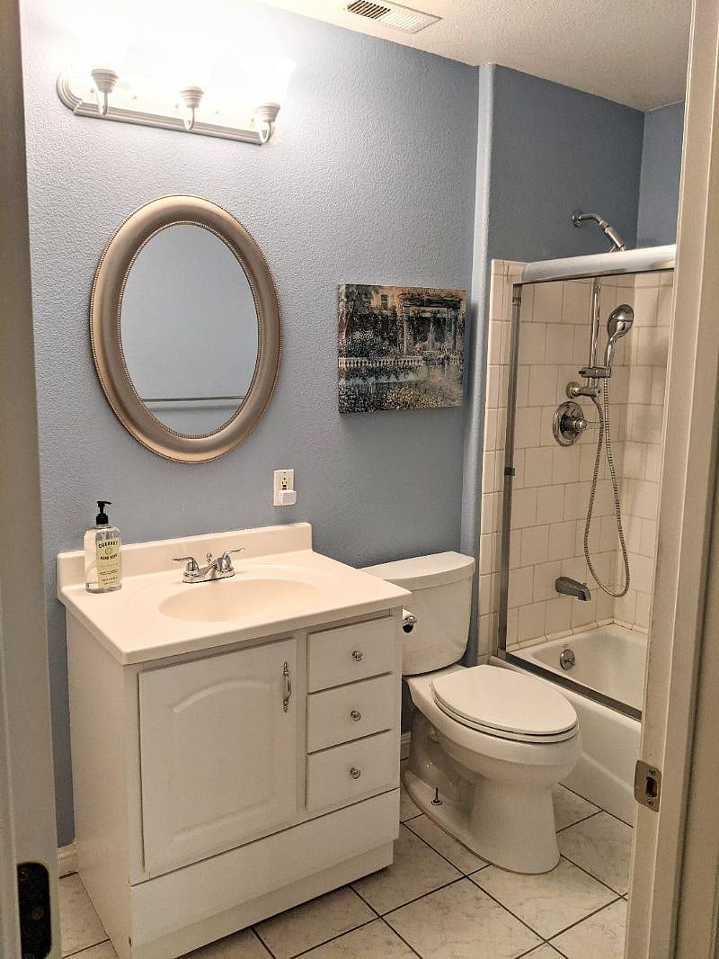 Full Bath.