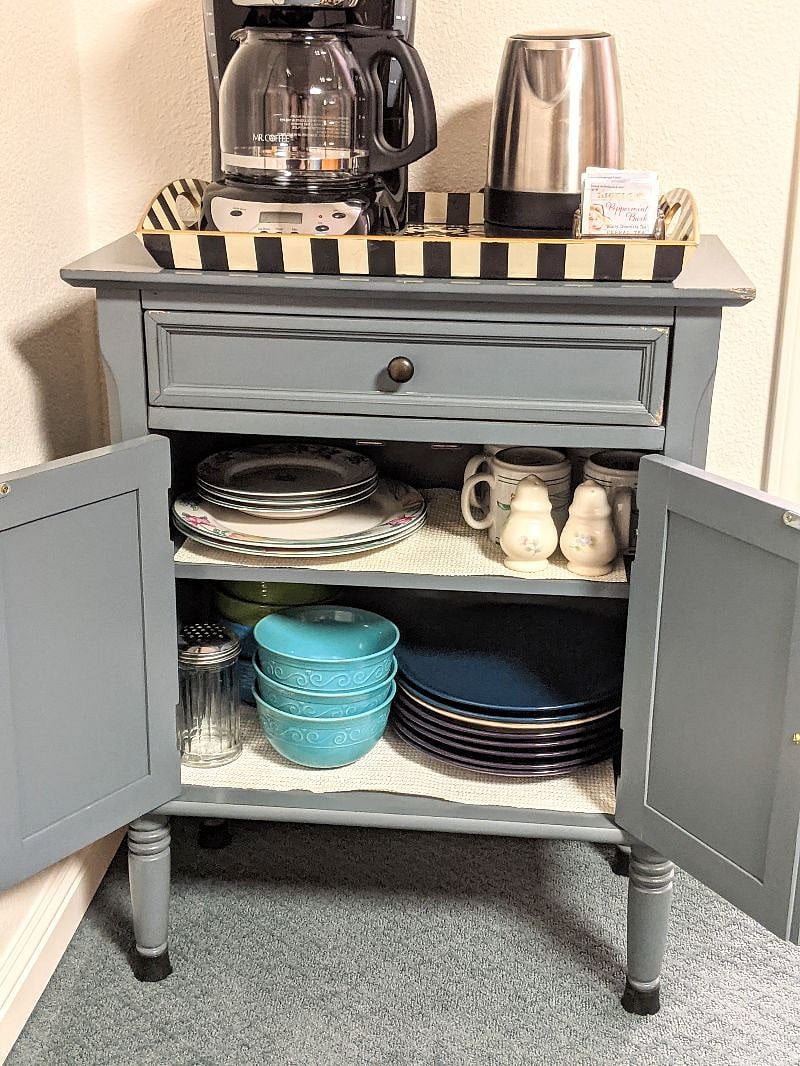 Extra dishware available.