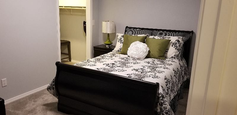 Full Size Sleigh Bed.