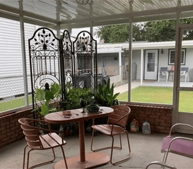 Screened Patio
