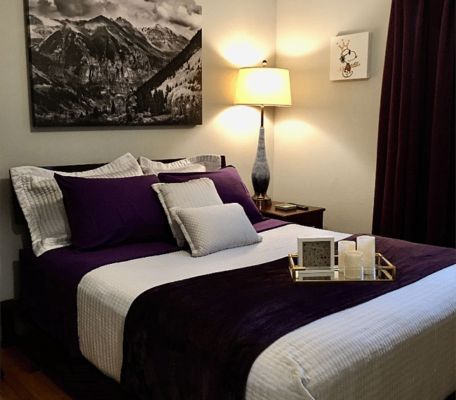 Bedroom with queen bed