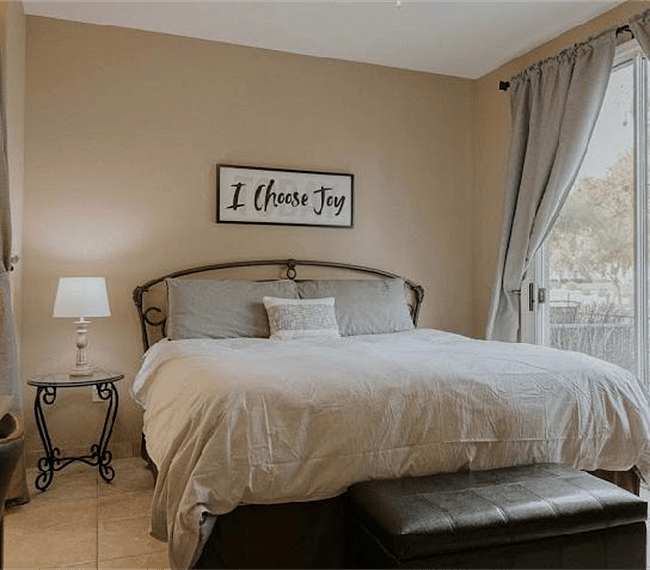 master, king bed