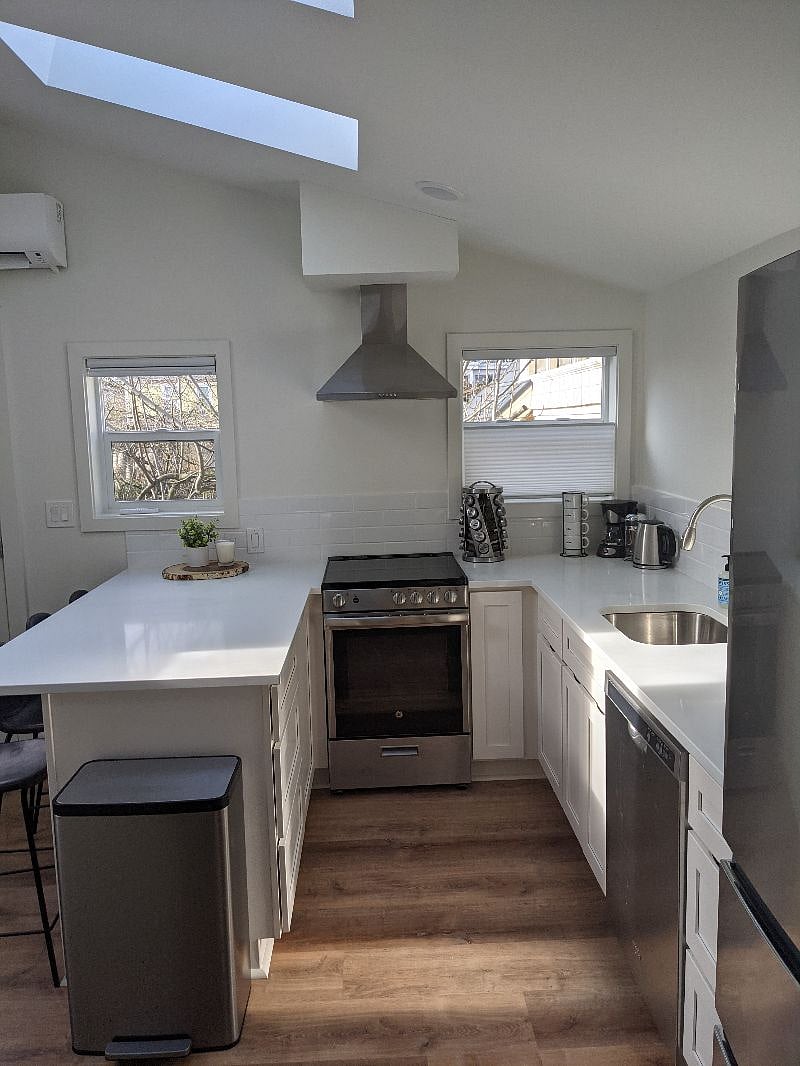 Bright and light with large counter top, ideal for those who enjoy cooking and baking. 